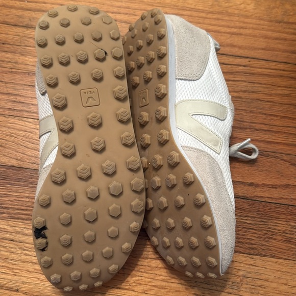 Women’s Veja Rio Branco White and Tan Sneakers - Picture 3 of 4